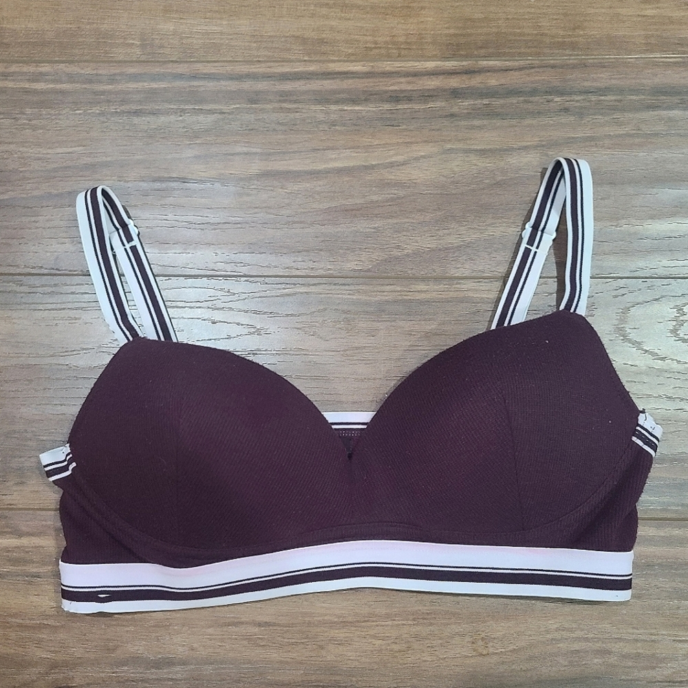 Trillium Zumiez maroon sports bra MEDIUM